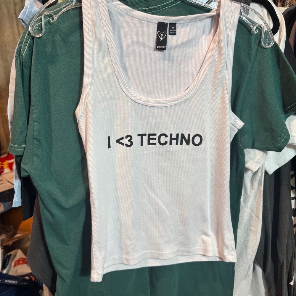 I <3 Techno juniors crop tank NWOT size Medium